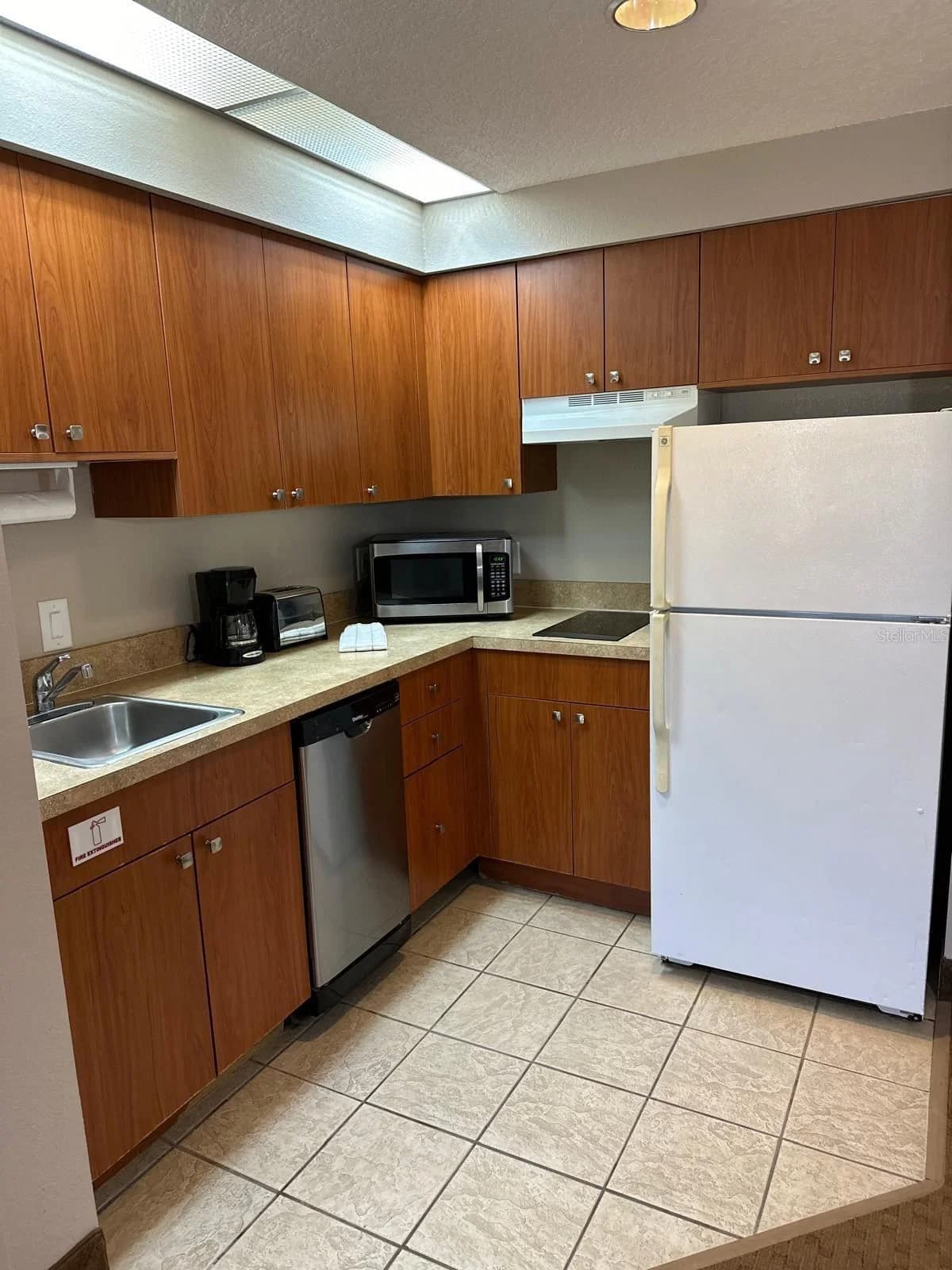 7601 CANADA Avenue #201 4