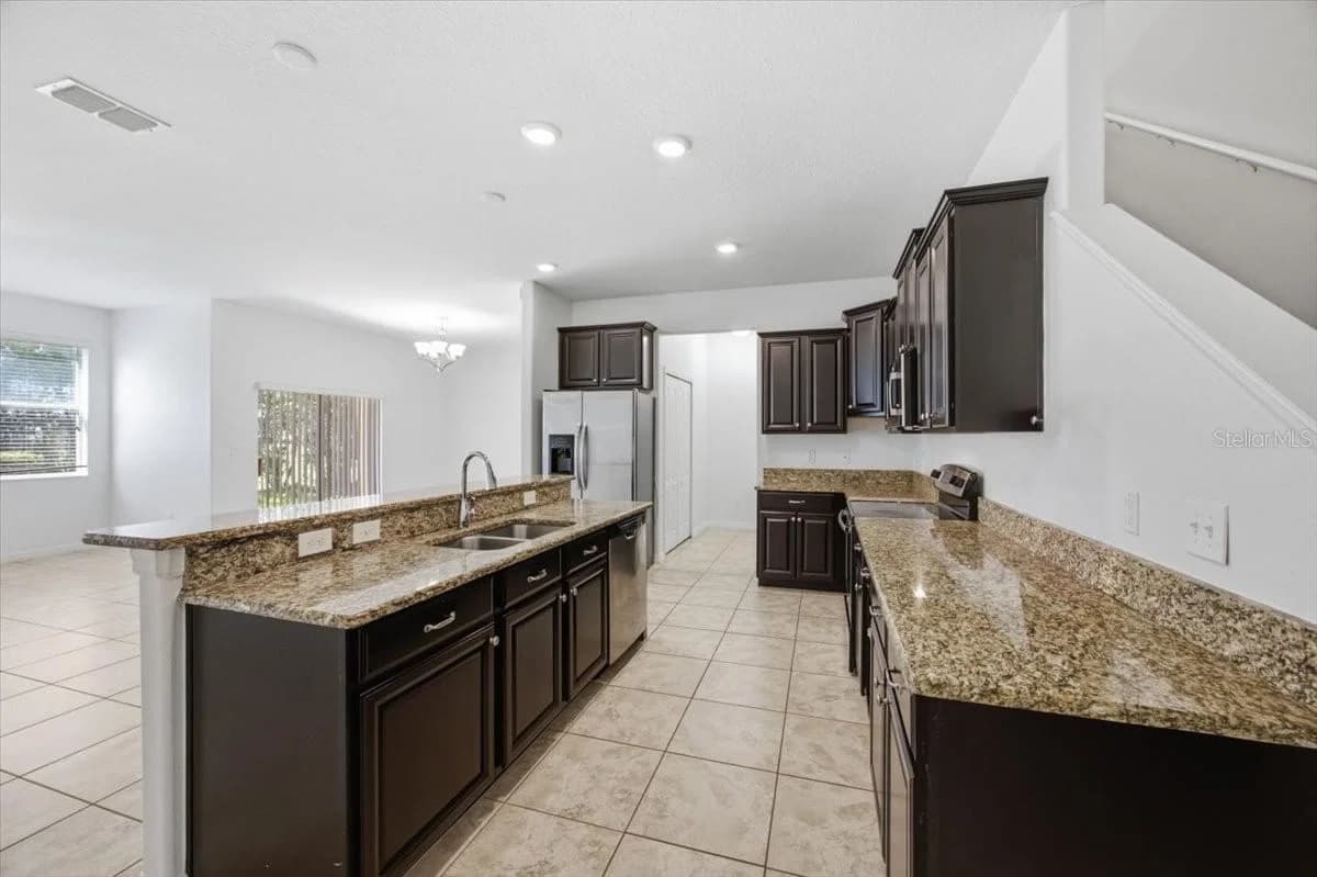 3606 RODRICK CIR 5