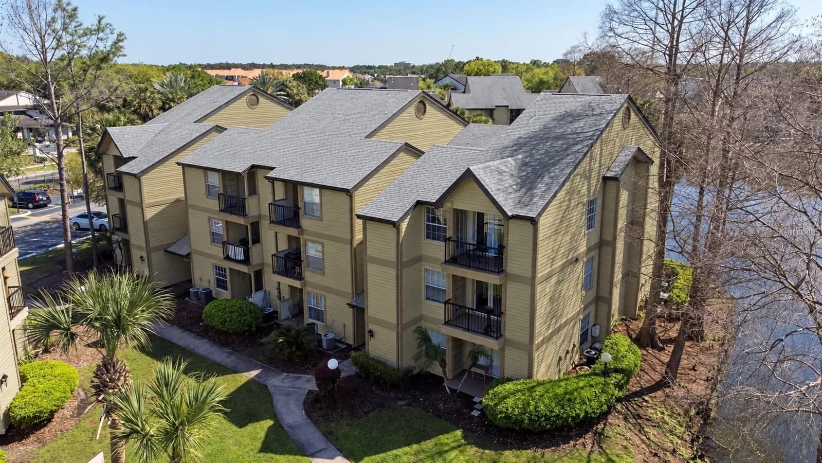 1908 LAKE ATRIUMS Circle #24, Orlando, FL 32839