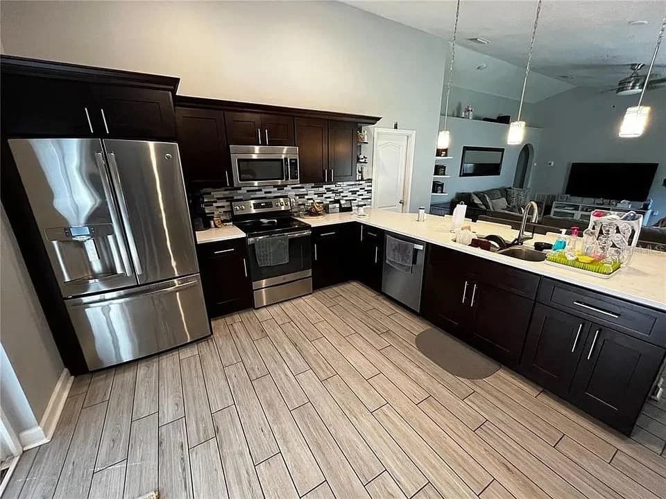 555 BEASLEY Court, Orlando, FL 32807