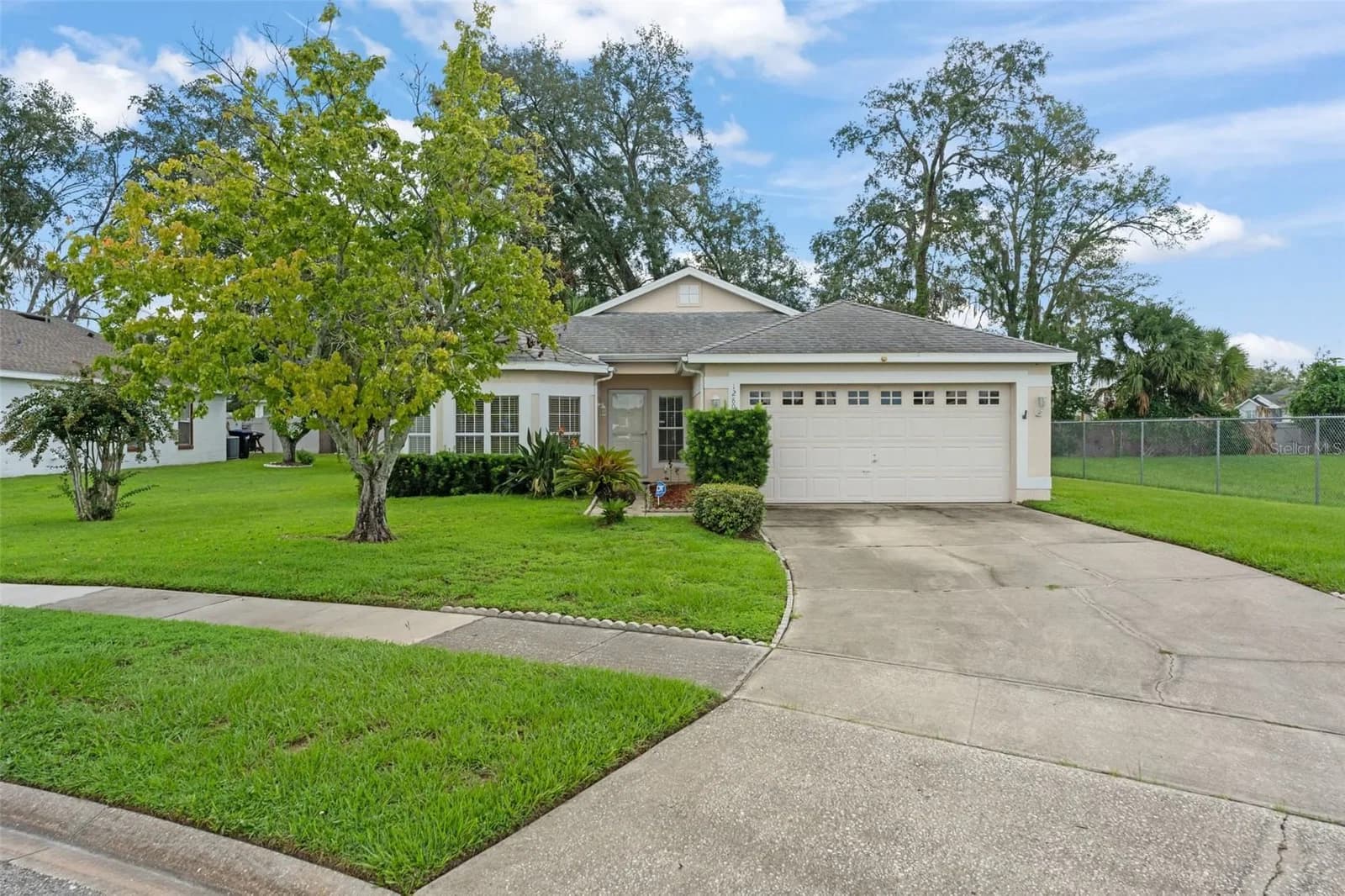 1280 TYLER LAKE Circle, Orlando, FL 32839 2