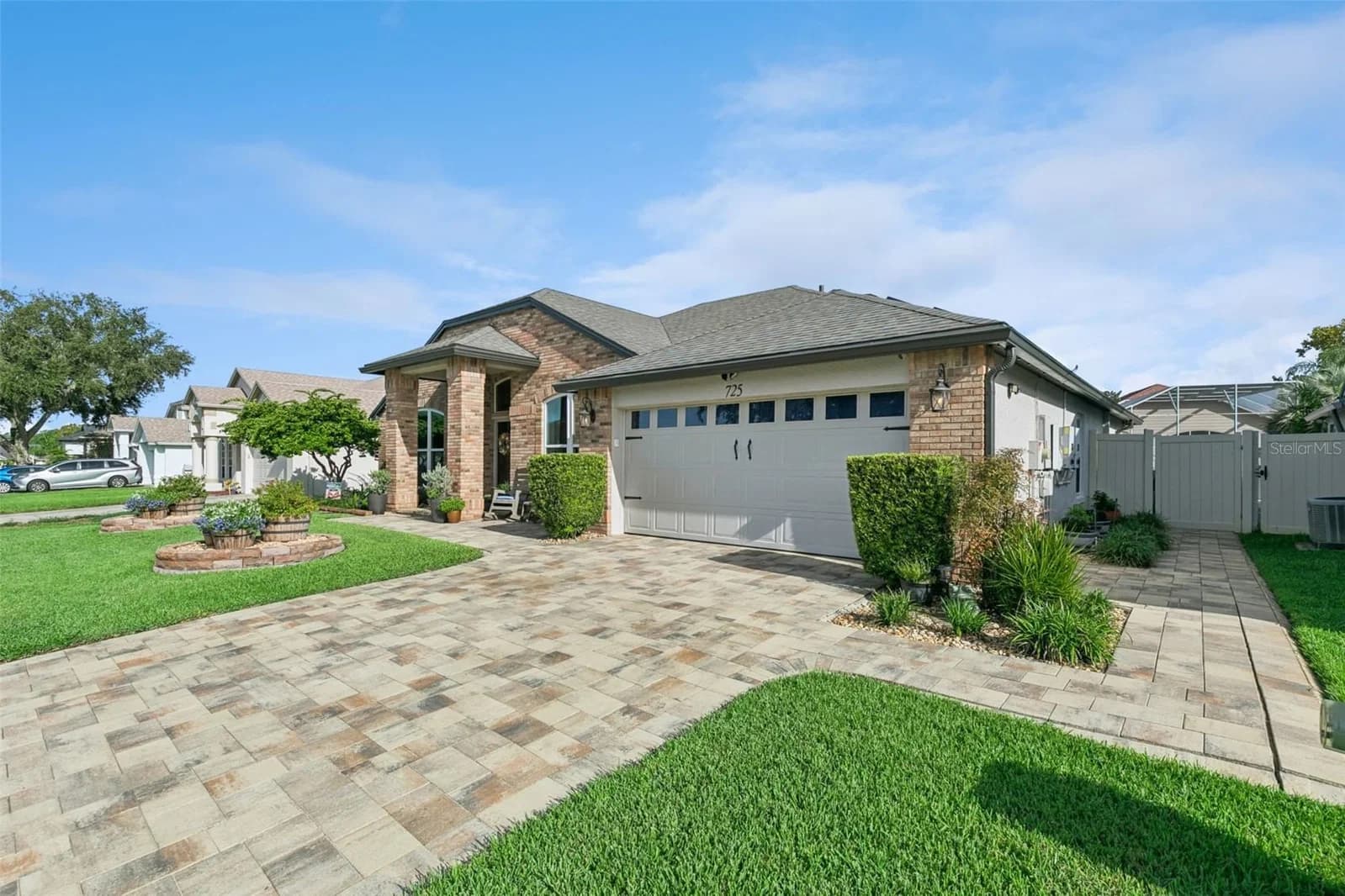 725 HALLOWELL Circle, Orlando, FL 32828 2