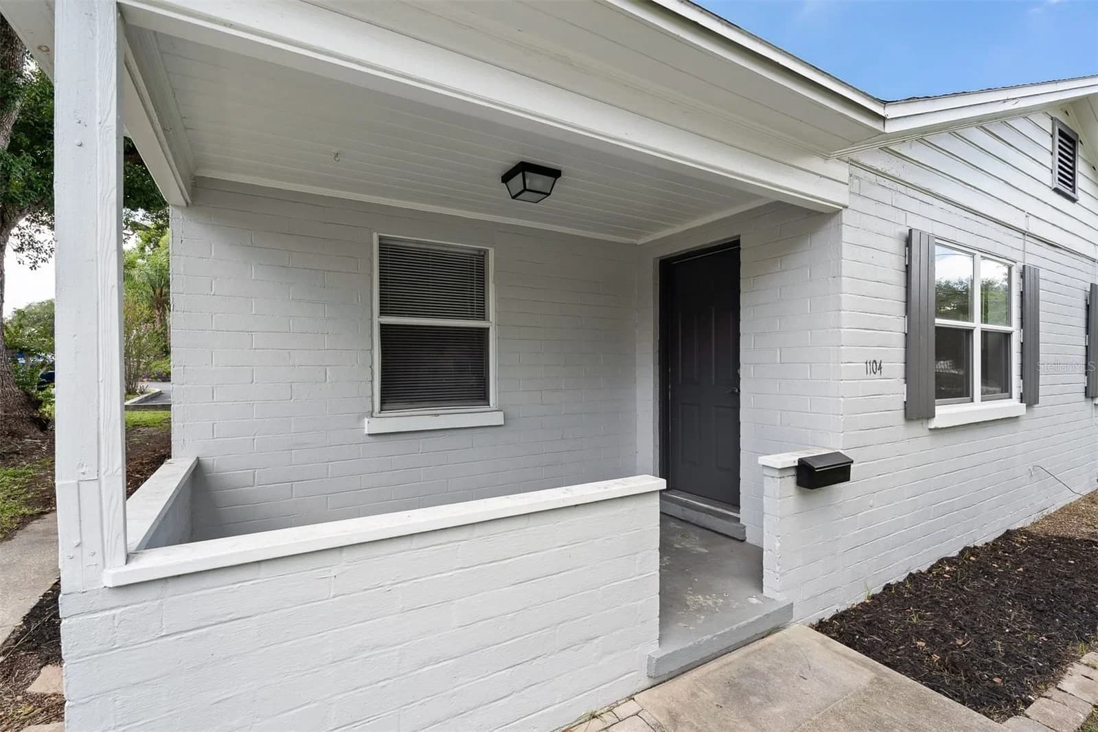 1104 HARWOOD Street 4