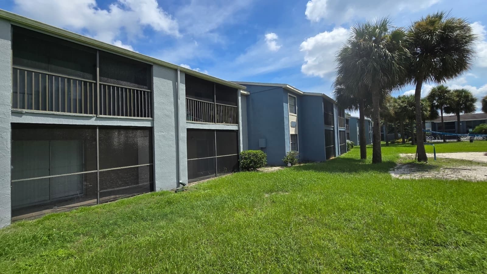 2555 ALAFAYA Trail #105 4