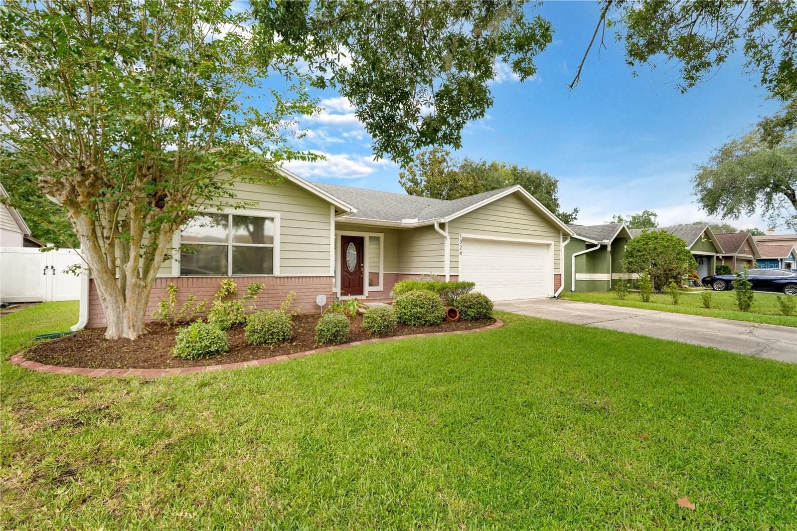 1324 SILVERTHORN Drive, Orlando, FL 32825 2