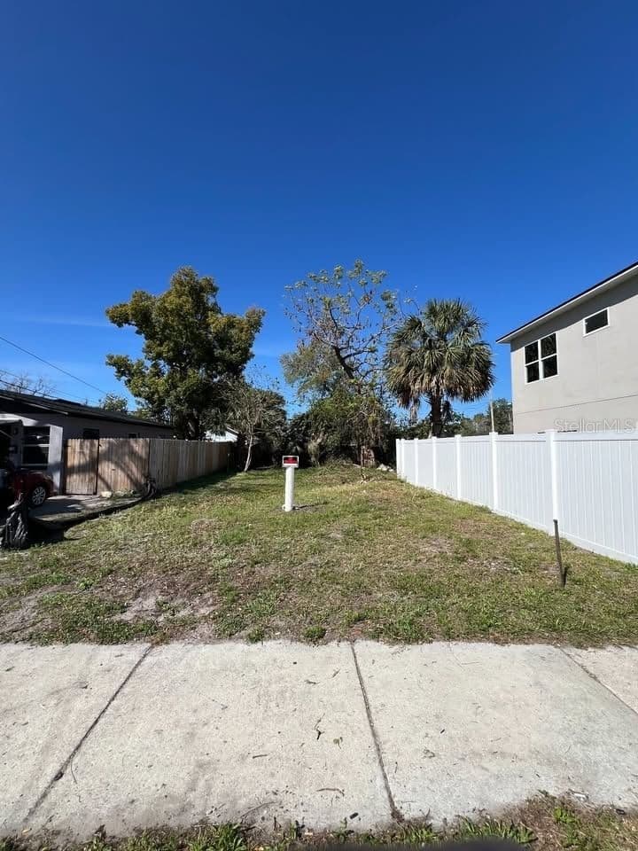 706 LEE Avenue 4