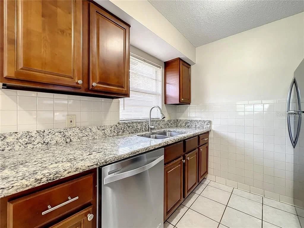 5331 DAVISSON Avenue, Orlando, FL 32810 2