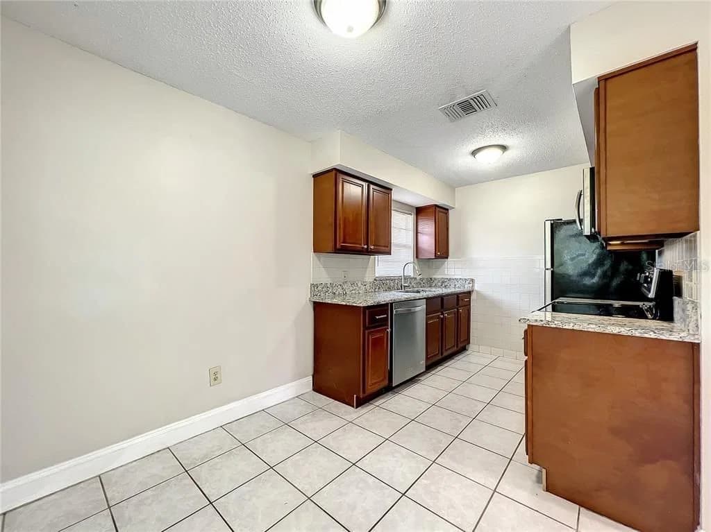 5331 DAVISSON Avenue, Orlando, FL 32810 3