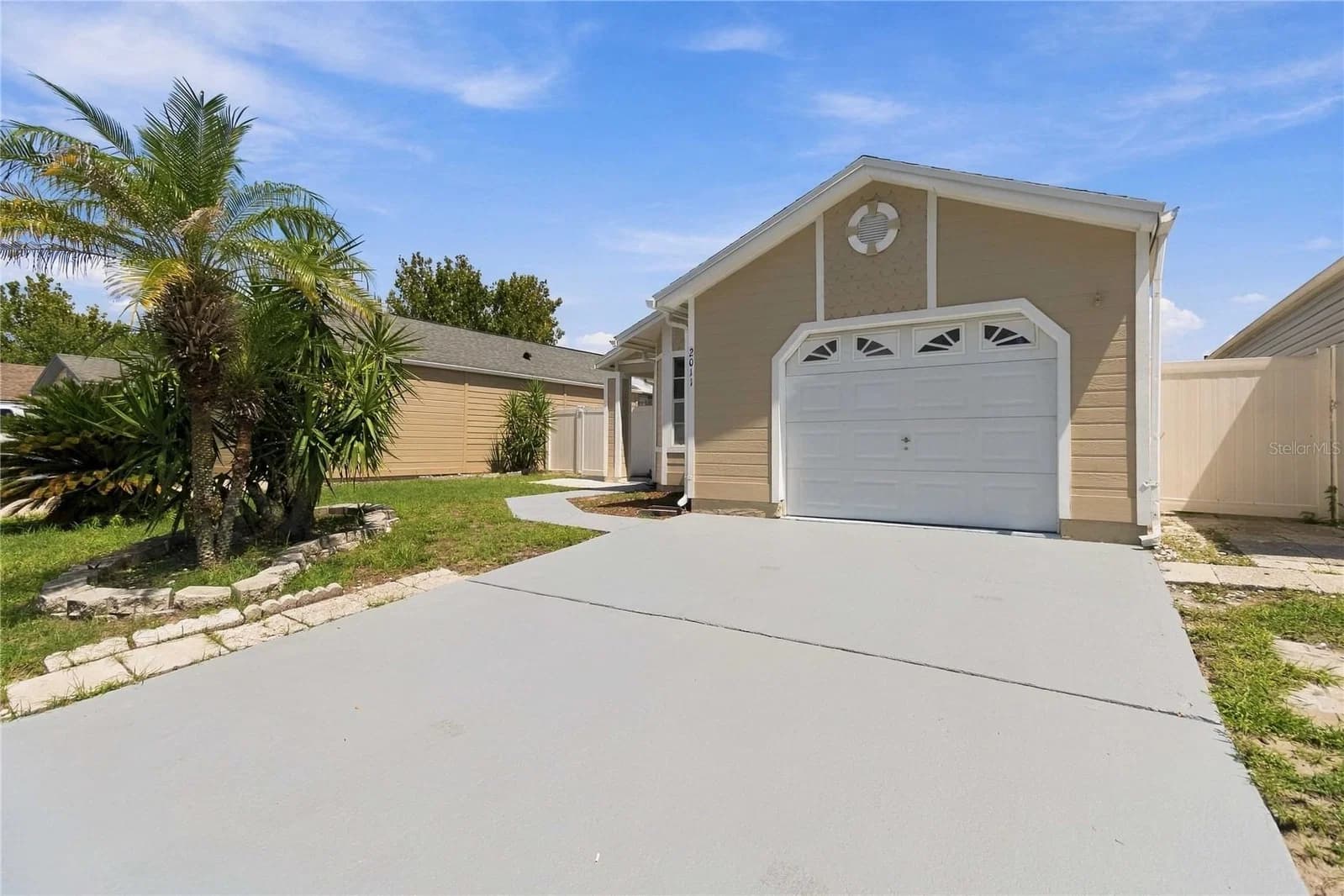 2011 WINSLOW Drive, Orlando, FL 32812 2