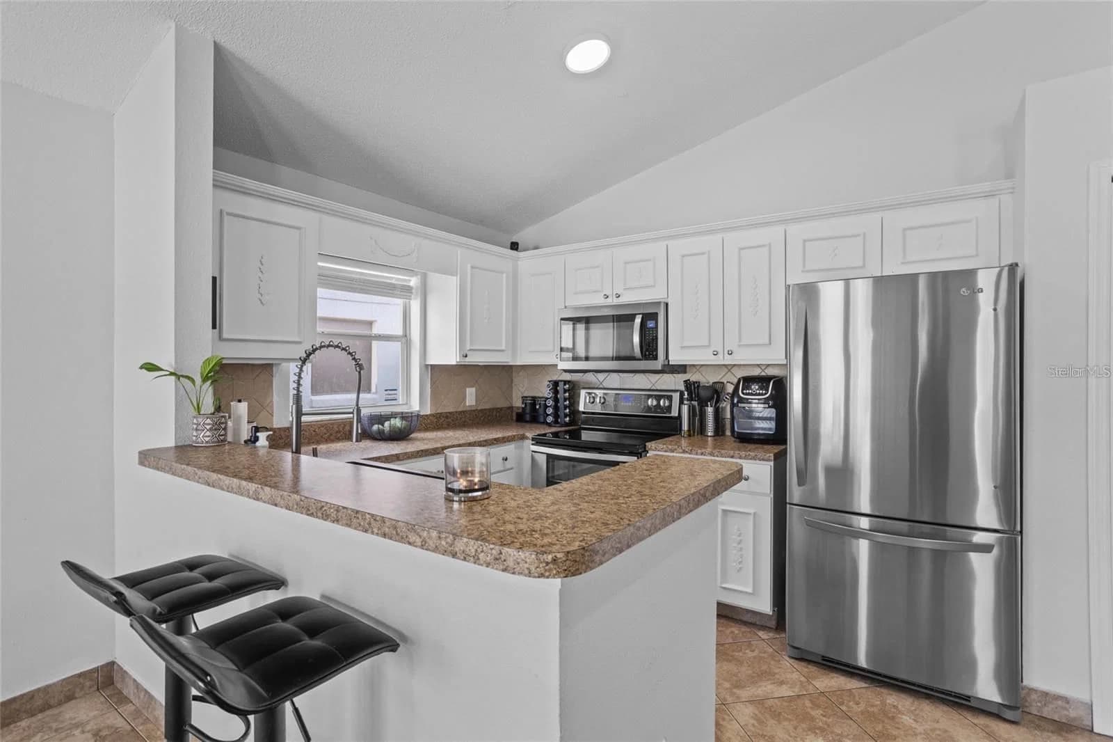 2239 SANTA LUCIA Street 5