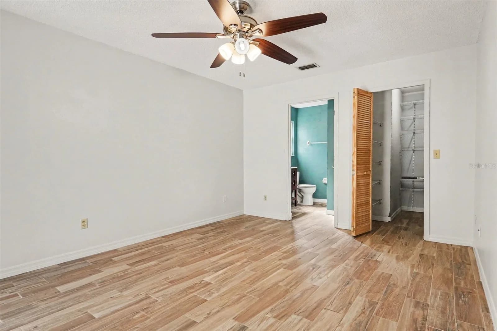 8625 REDSKIN Court 4