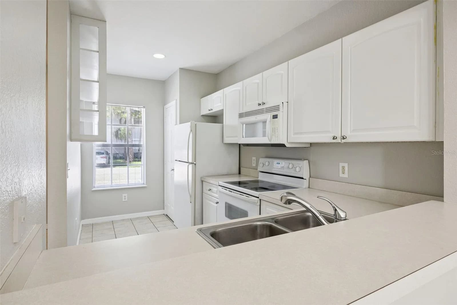 4175 PLANTATION COVE Drive, Orlando, FL 32810 3