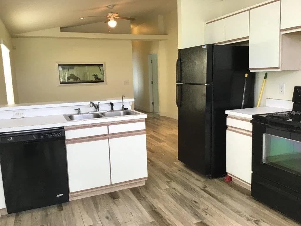 176 DAHLIA VILLAGE Circle #96 5