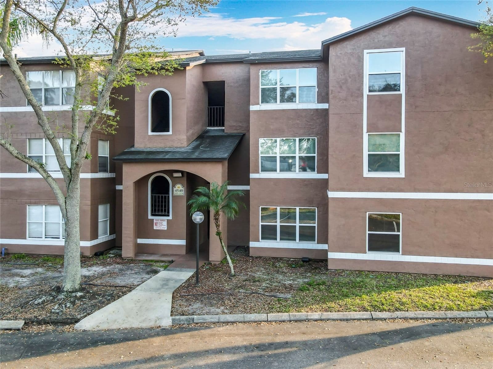 4540 COMMANDER Drive #2236, Orlando, FL 32822 2