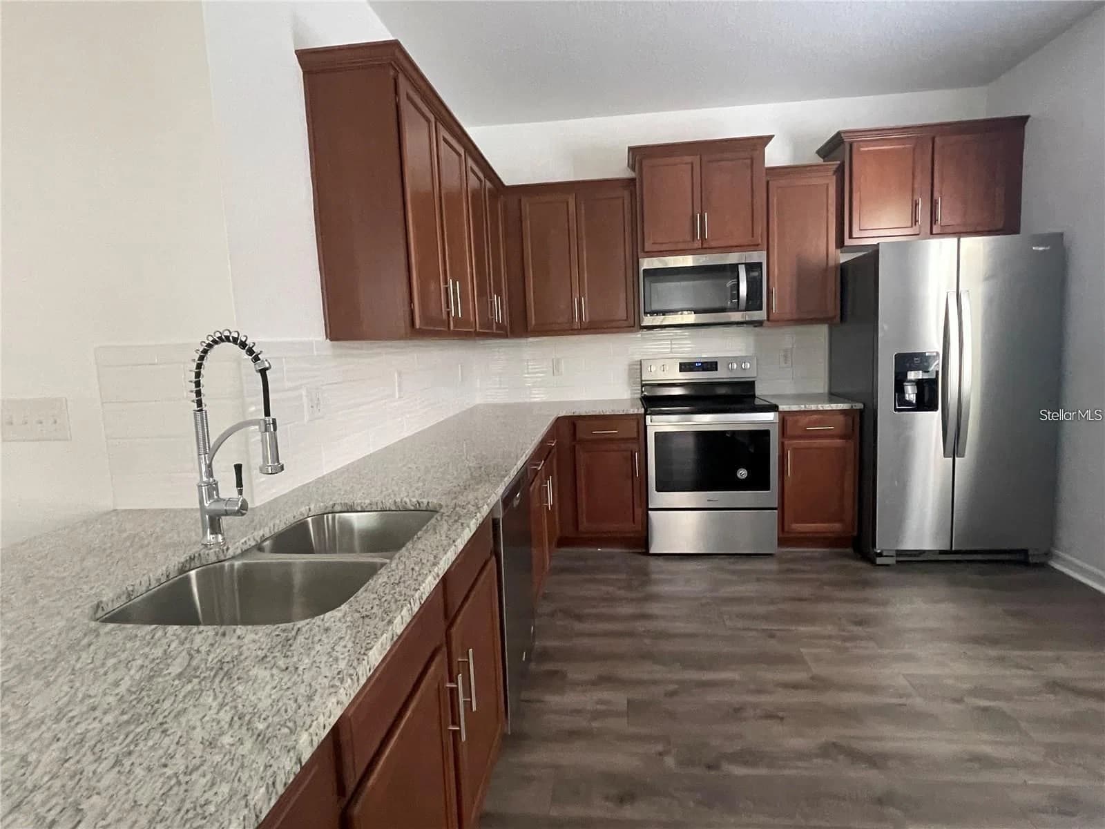 3408 SENECA CLUB Loop #30-102 Unit B 5