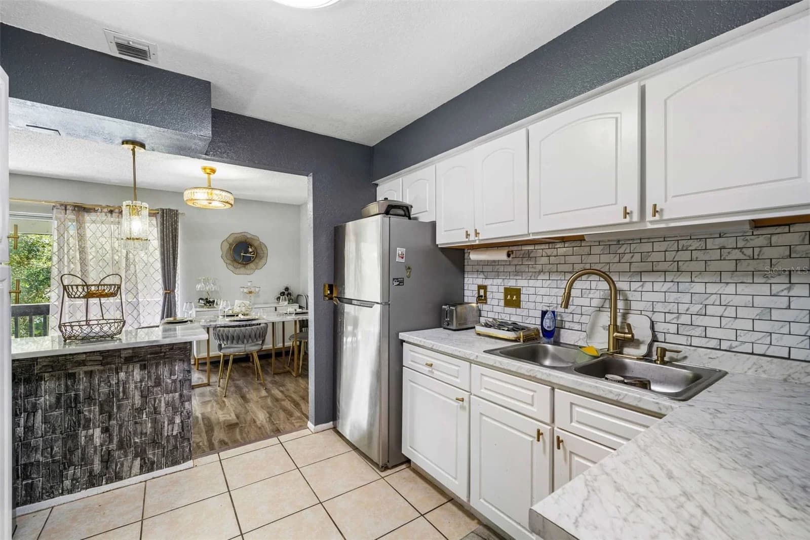 4309 SEMORAN Boulevard #3 4