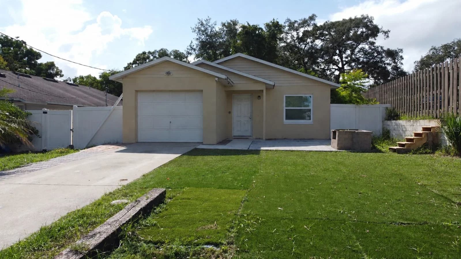 400 HASTINGS Street #400,402,404, Orlando, FL 32835