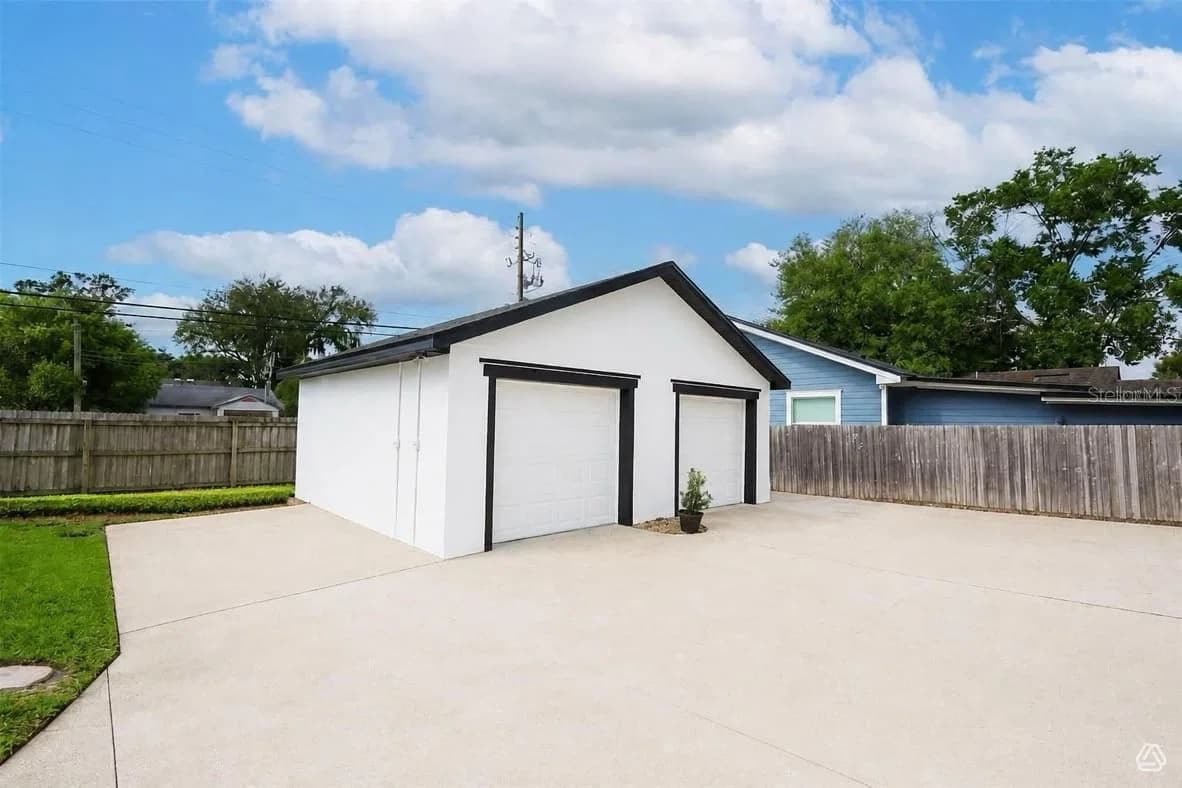 2202 ELIZABETH Avenue #B, Orlando, FL 32804 2