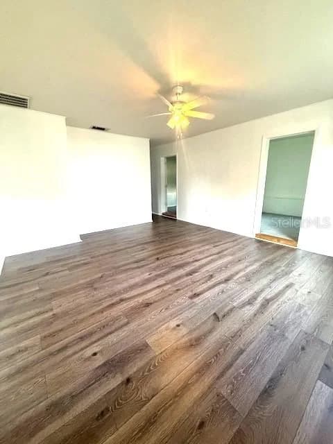 2215 VINE Street 5