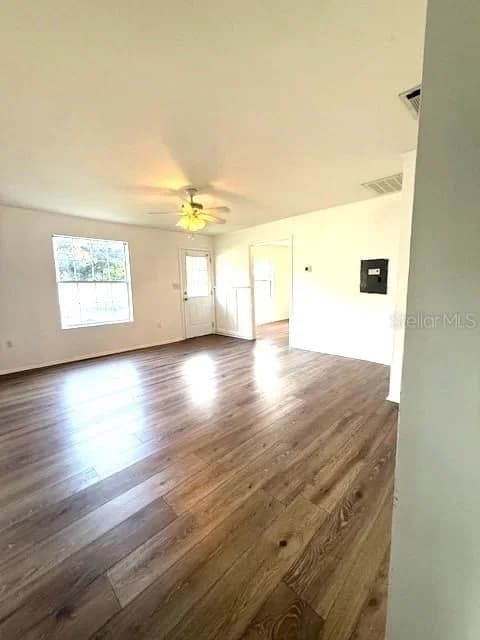 2215 VINE Street, Orlando, FL 32806 3