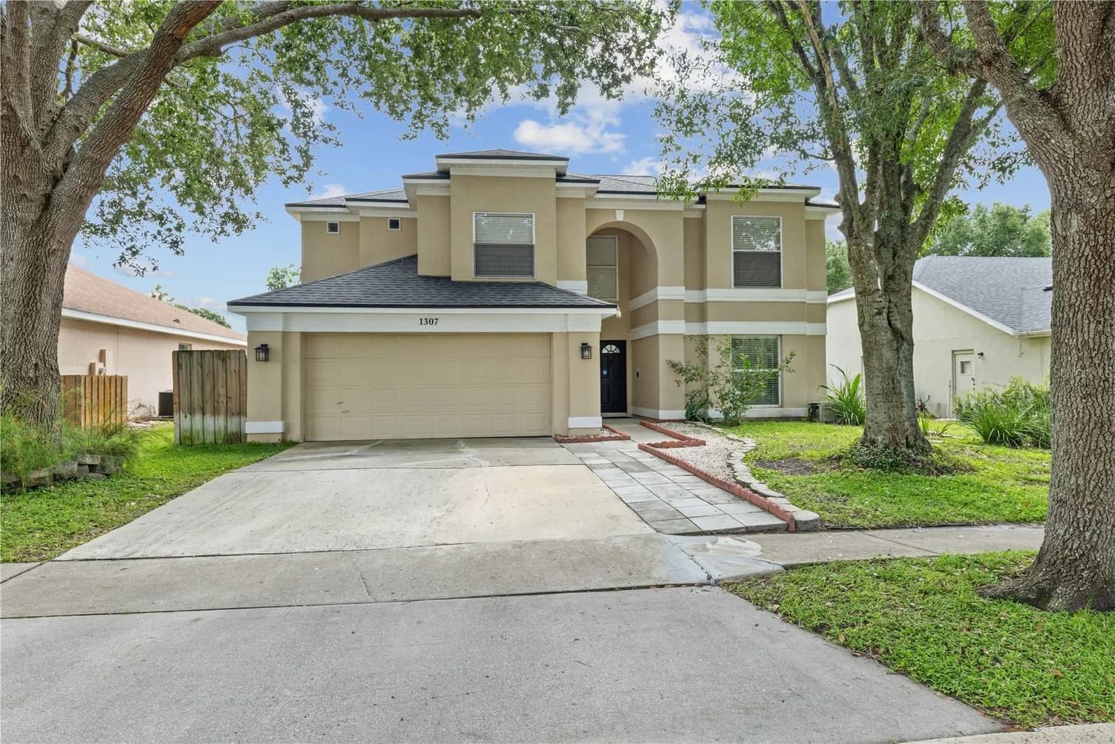 1307 LOCHBREEZE Way 4
