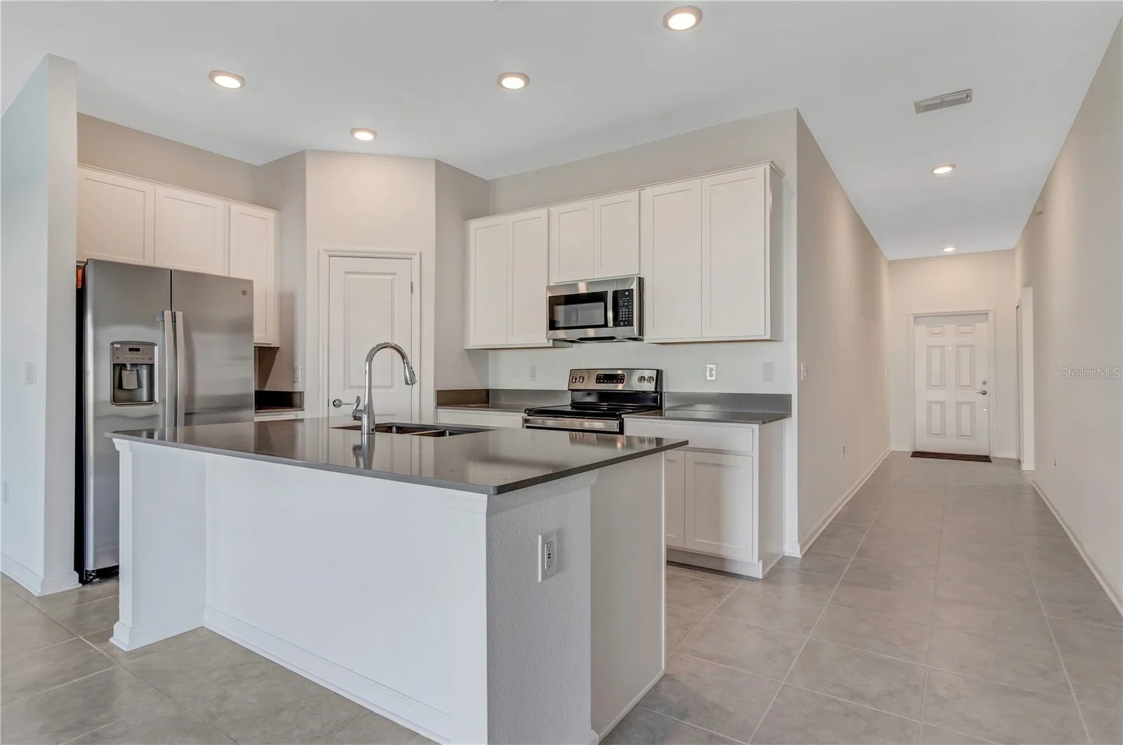 865 CITRUS RESERVE Boulevard, Davenport, FL 33837 2