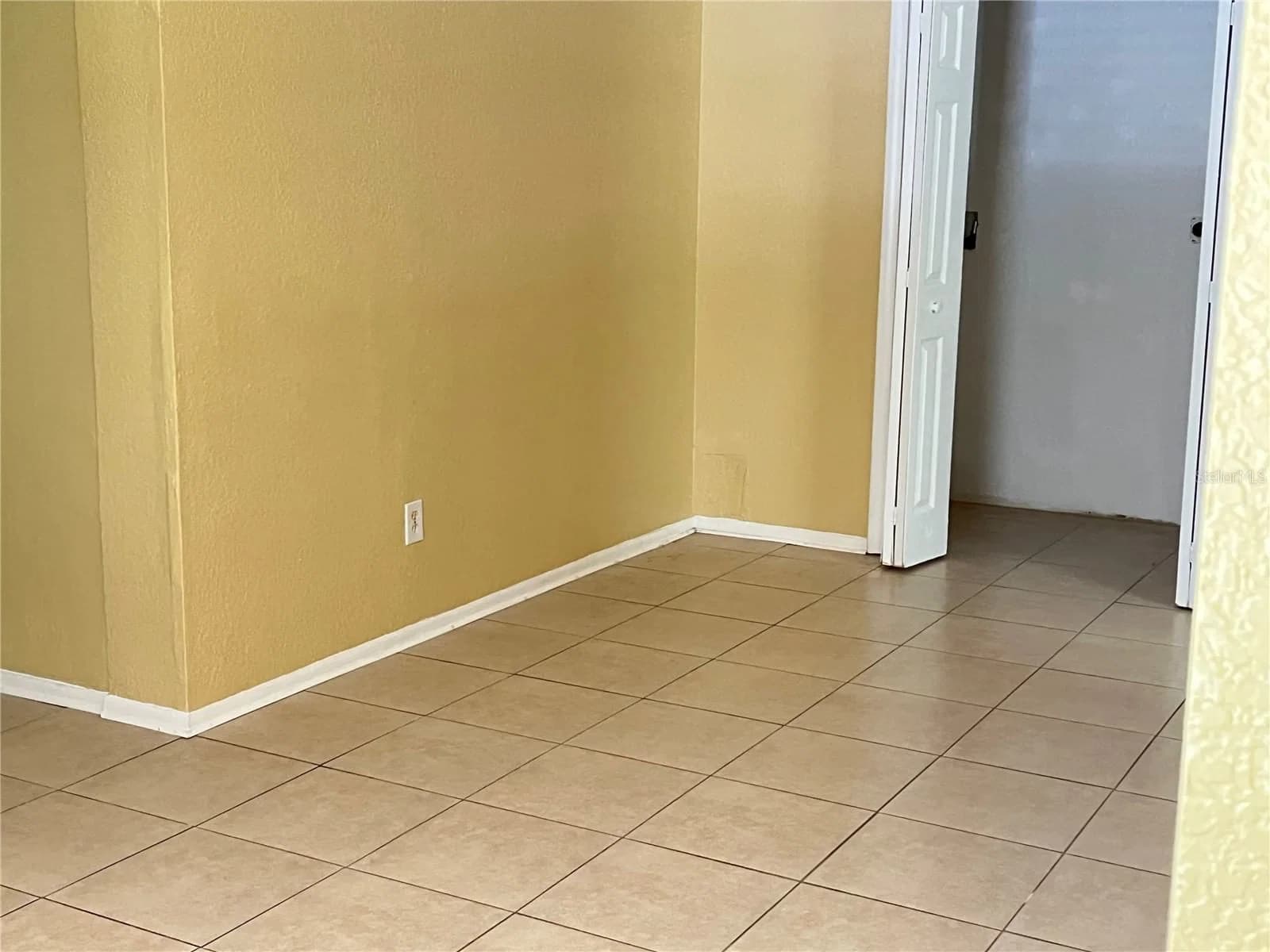 300 CAMPUS VIEW Drive 5