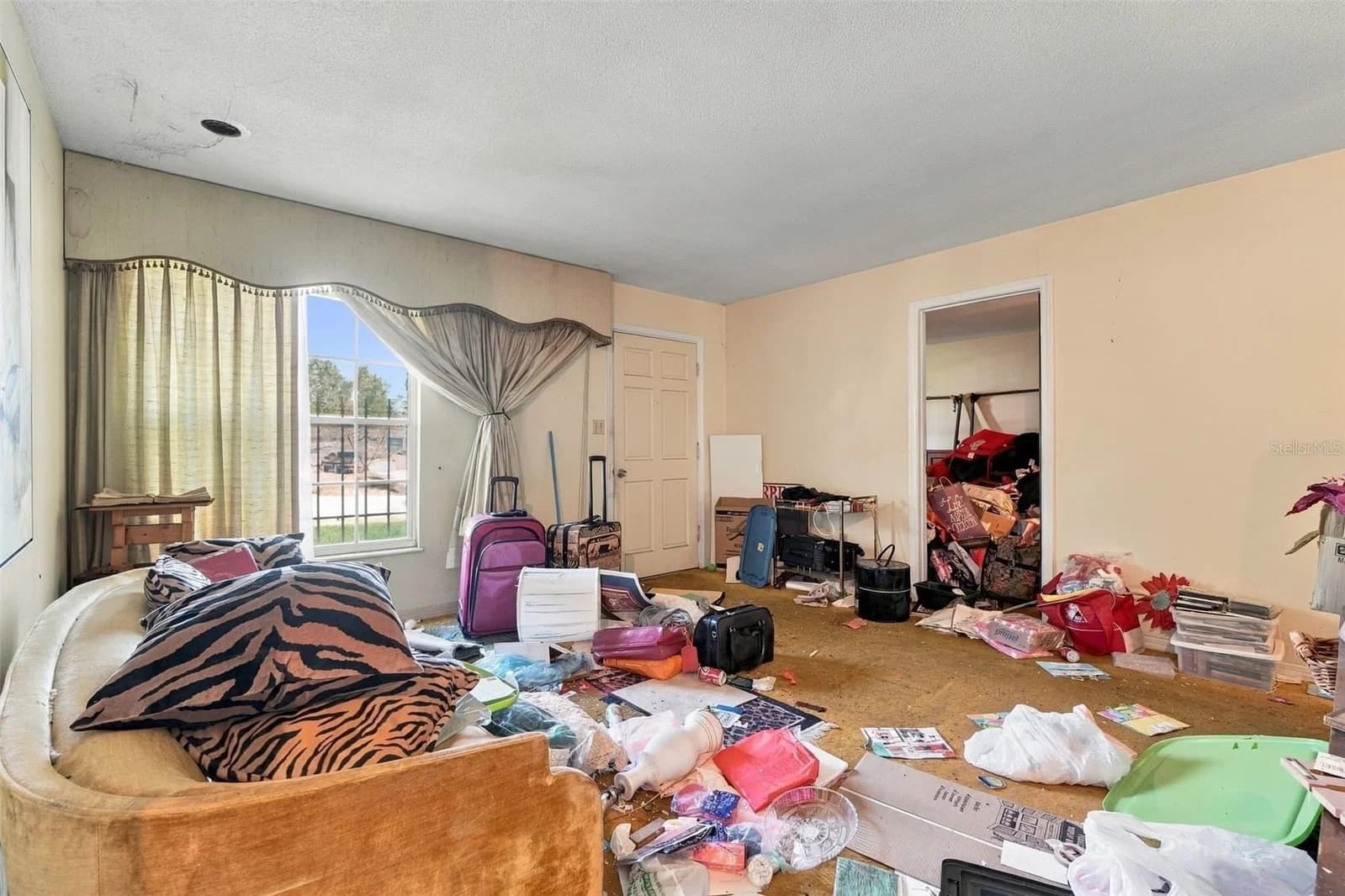 1147 CORETTA Way 4