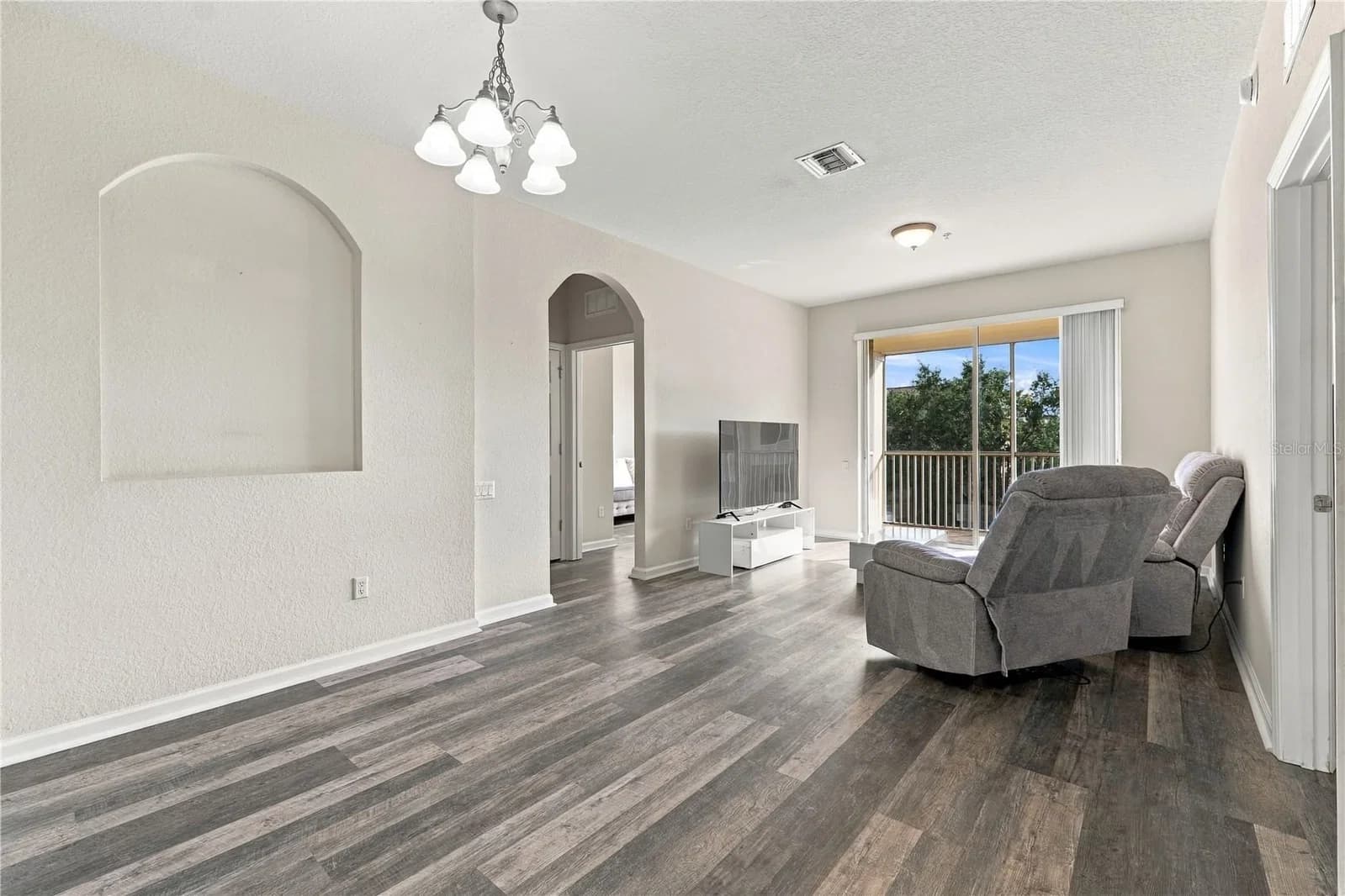 3338 ROBERT TRENT JONES Drive #40304, Orlando, FL 32835 2