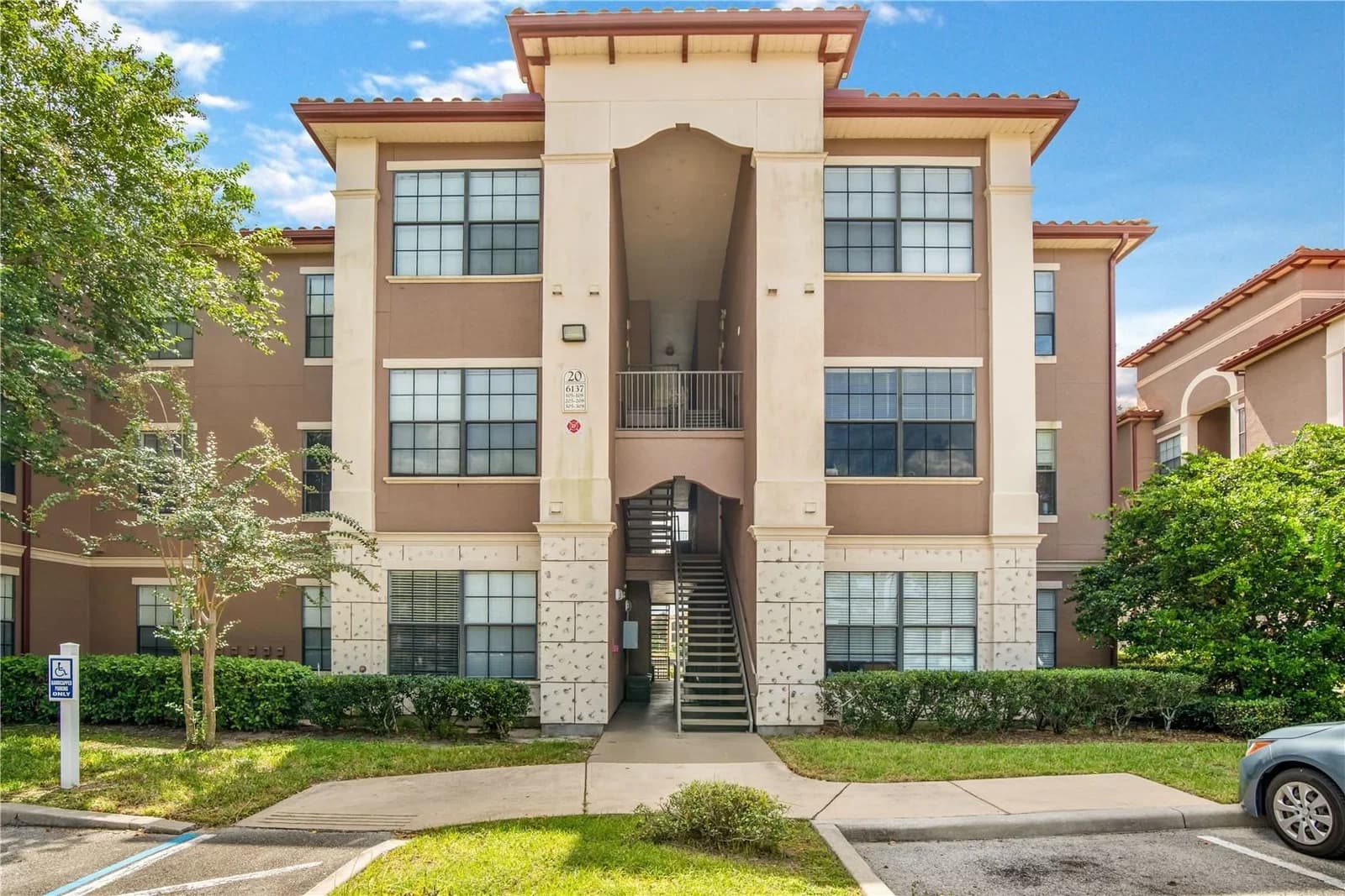 6137 METROWEST Boulevard #106, Orlando, FL 32835
