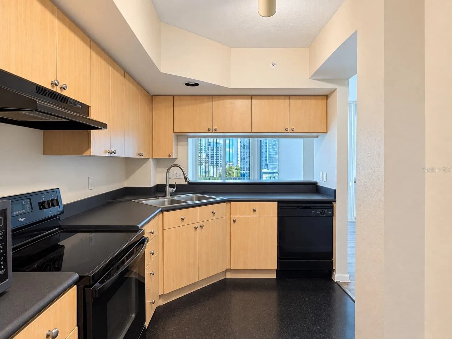 322 CENTRAL Boulevard #1109 4