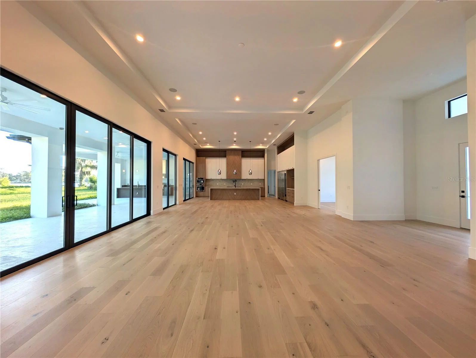 7240 LAKE WILLIS 4