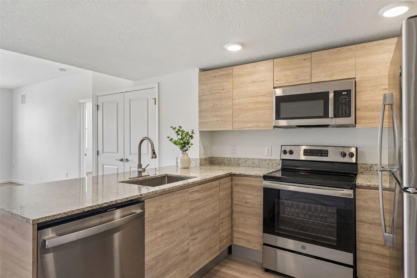 1210 SOUTHSTATION Place #202 4