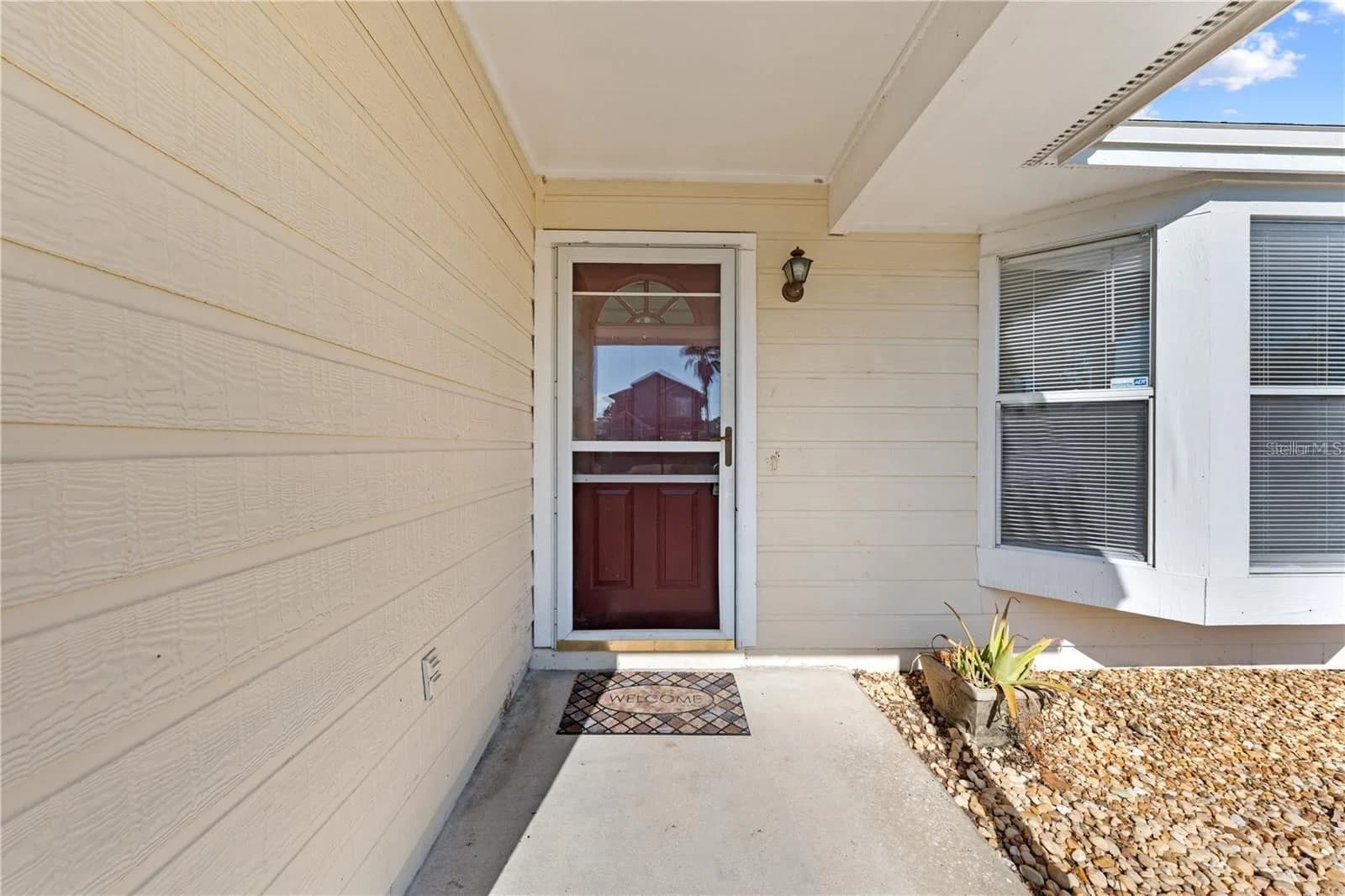 1094 MARTIN Boulevard 5