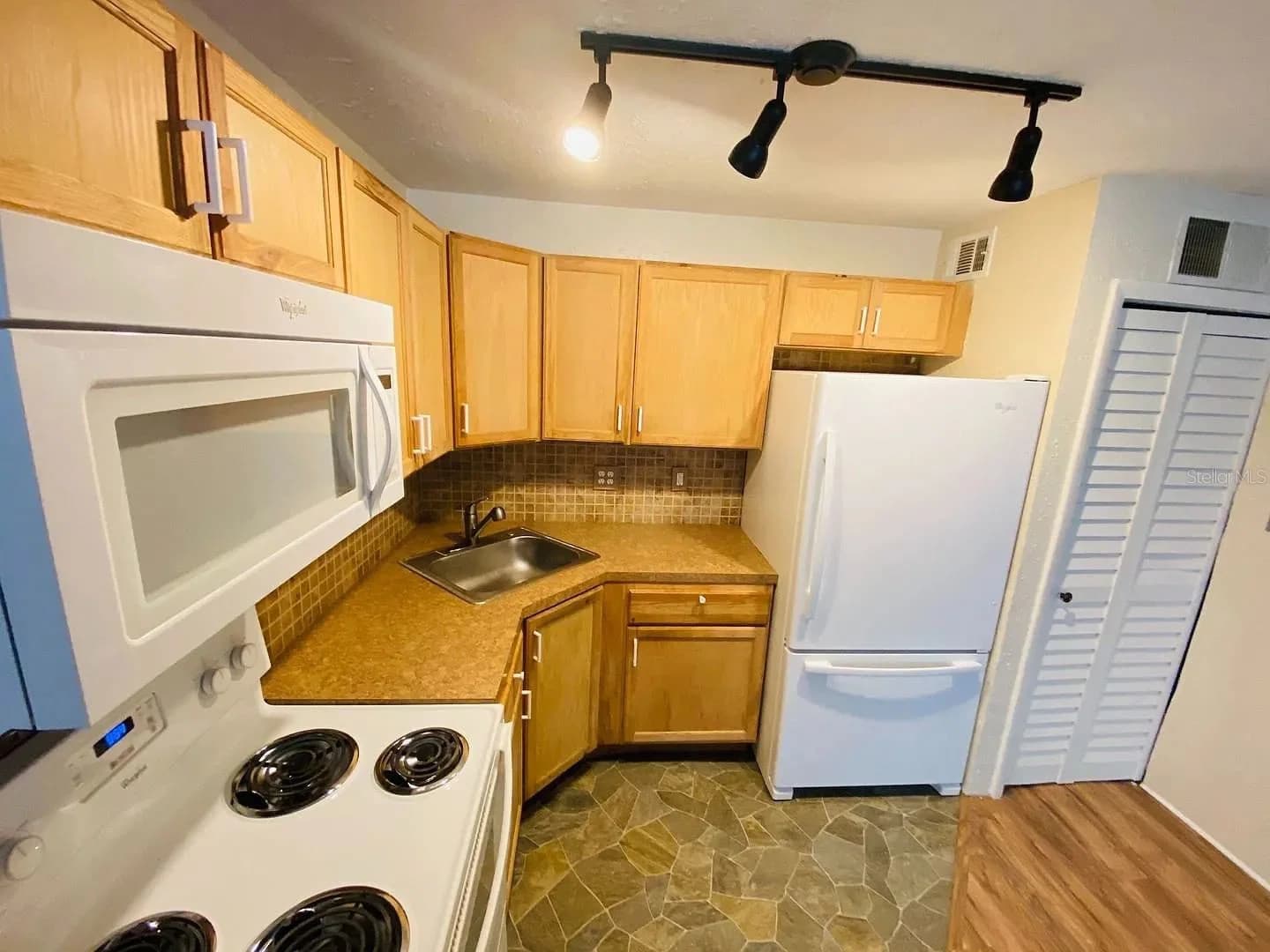 4704 WALDEN Circle #26 5