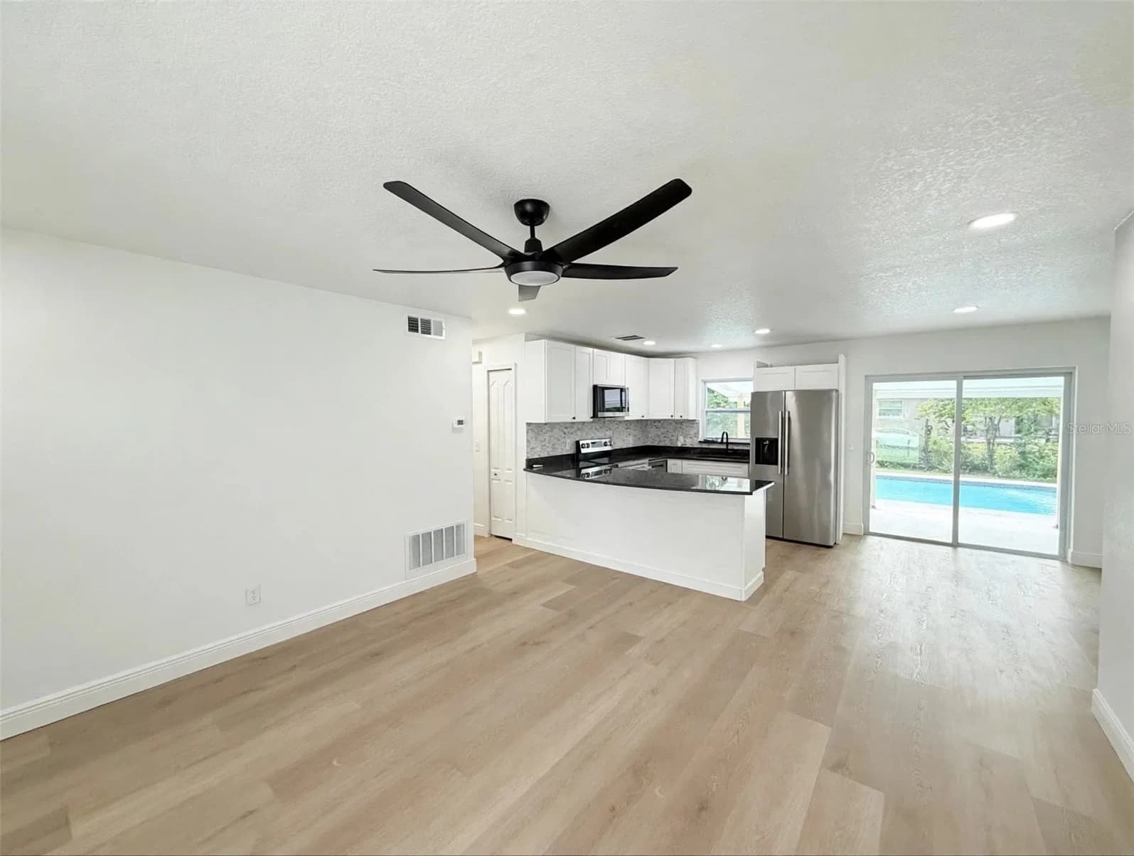 4058 LUAN Drive, Orlando, FL 32808 3