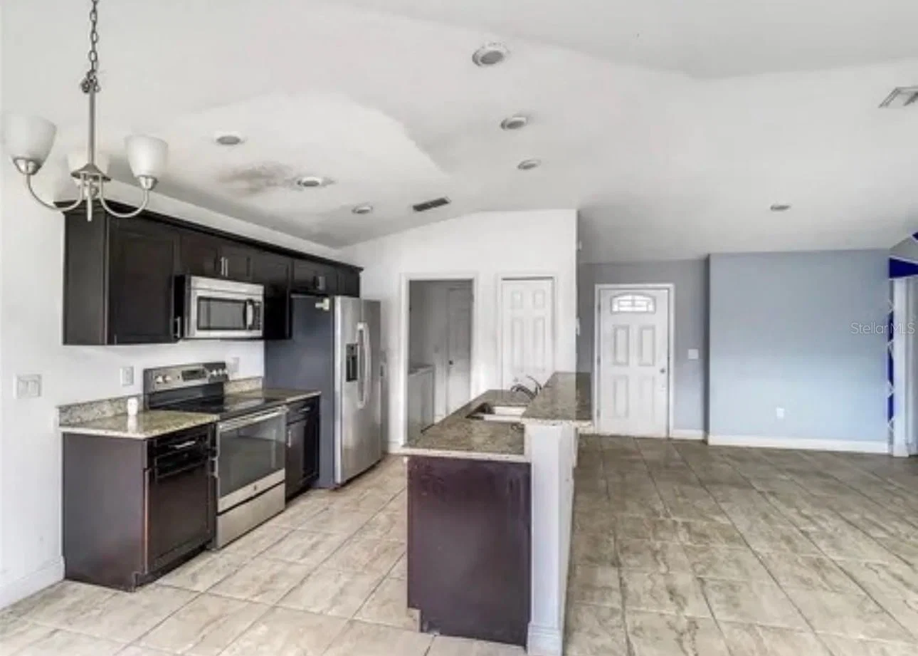 277 ELM Court 5