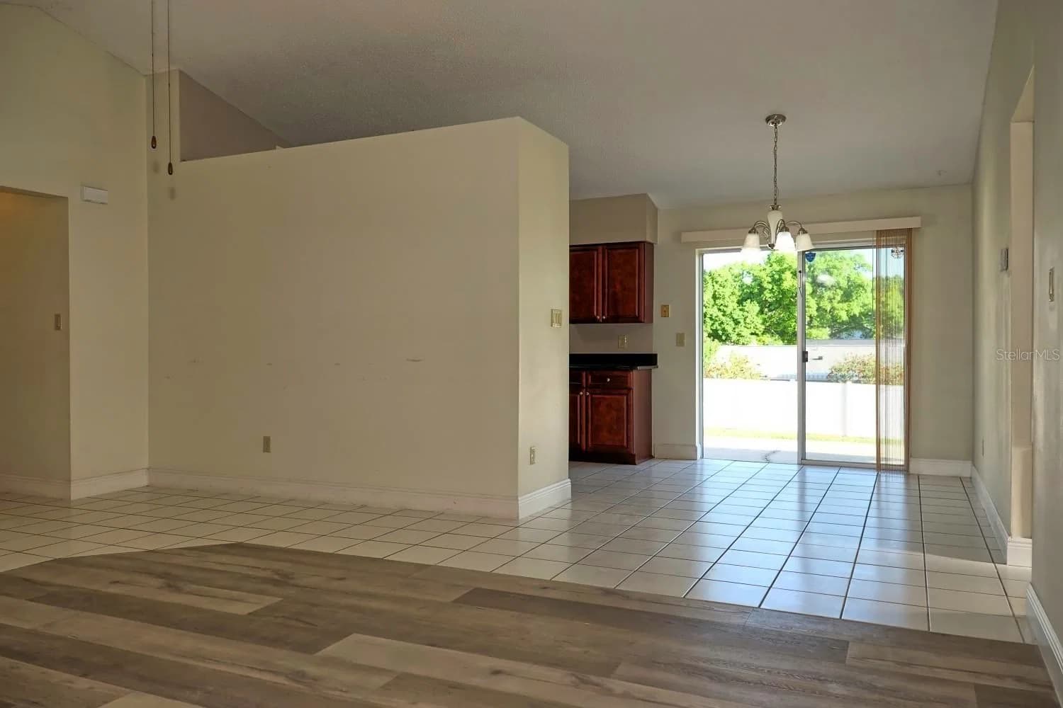 7761 BAY CEDAR Drive, Orlando, FL 32835 2