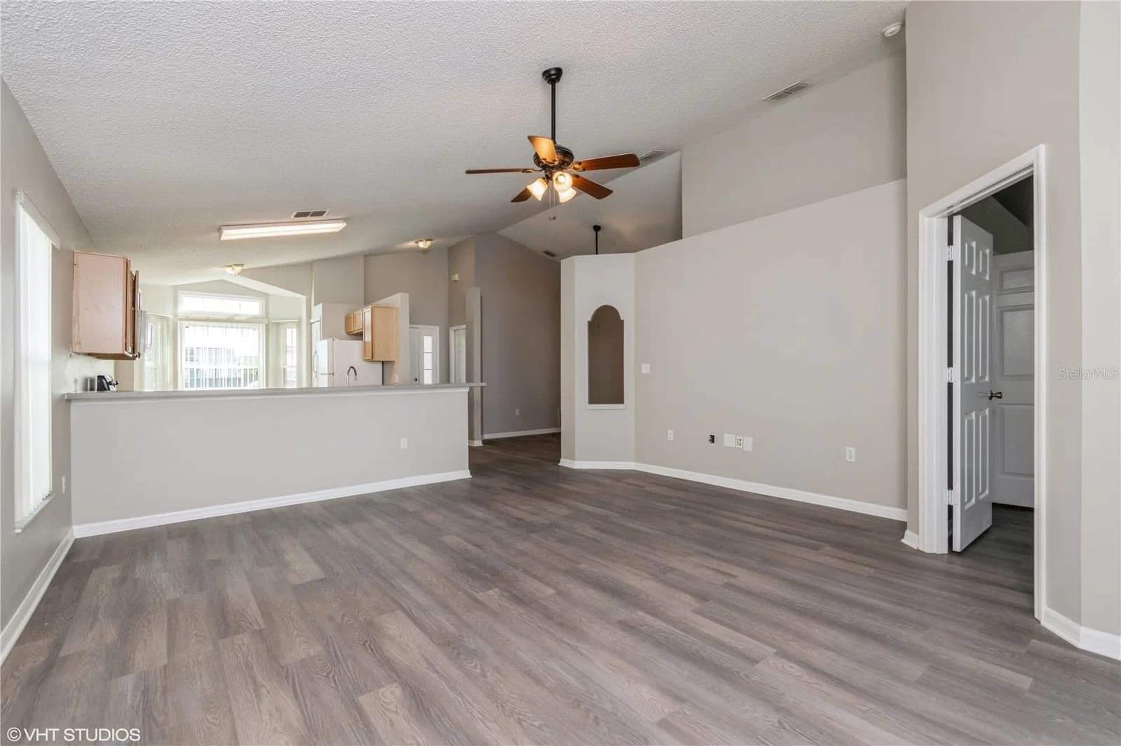 317 MAJESTY Drive 5