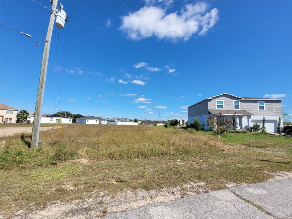 2233 PECOS, Kissimmee, FL 34759 2