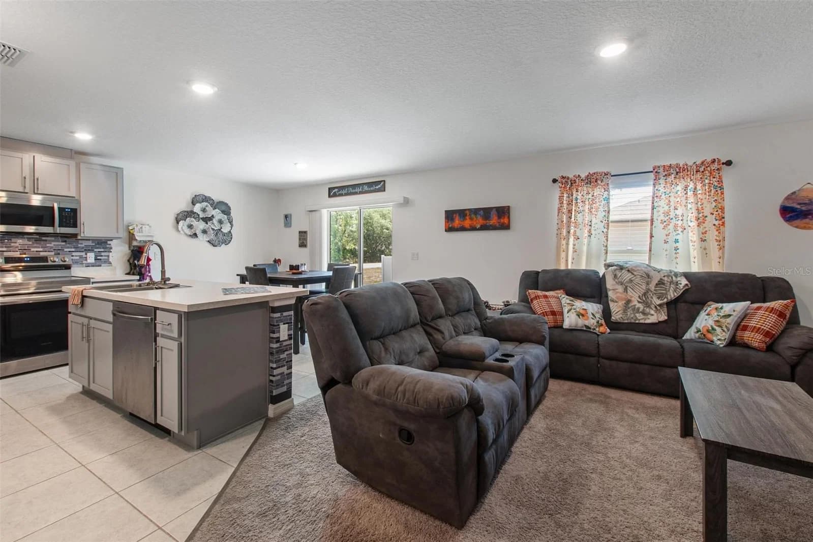 500 RIO GRANDE Drive, Kissimmee, FL 34759 2