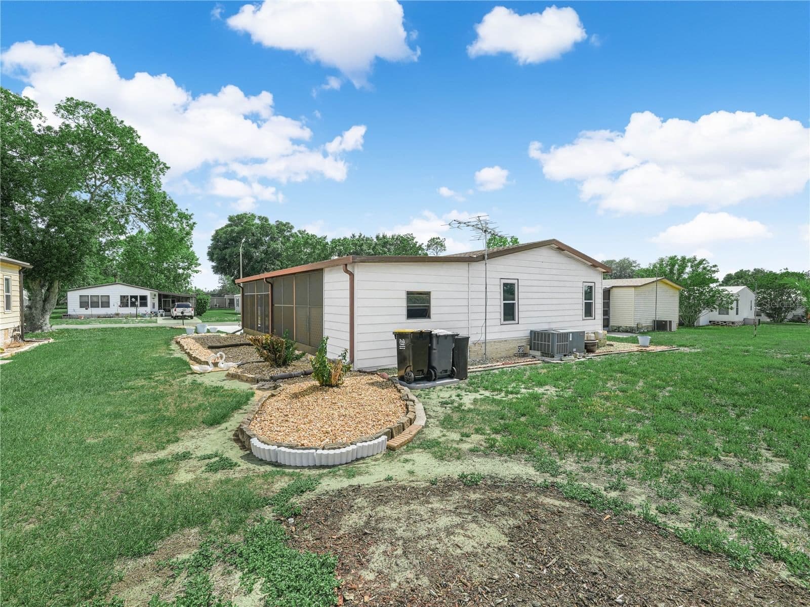 124 KENSINGTON PARK 4