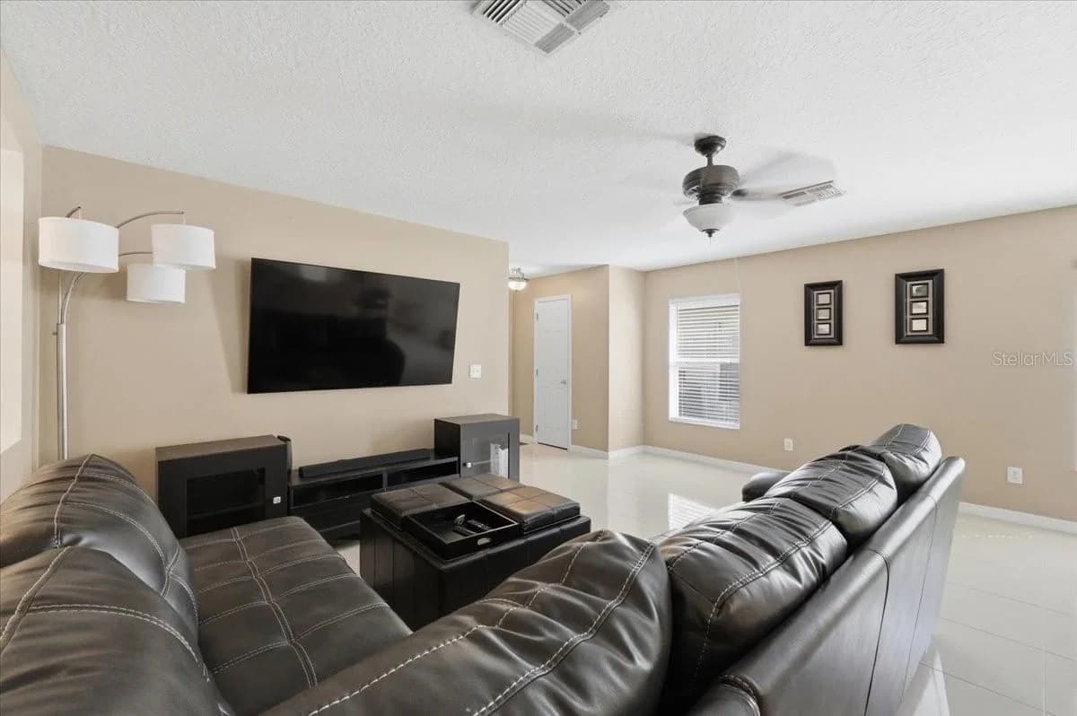 14852 PELLICER Drive, Orlando, FL 32828 2