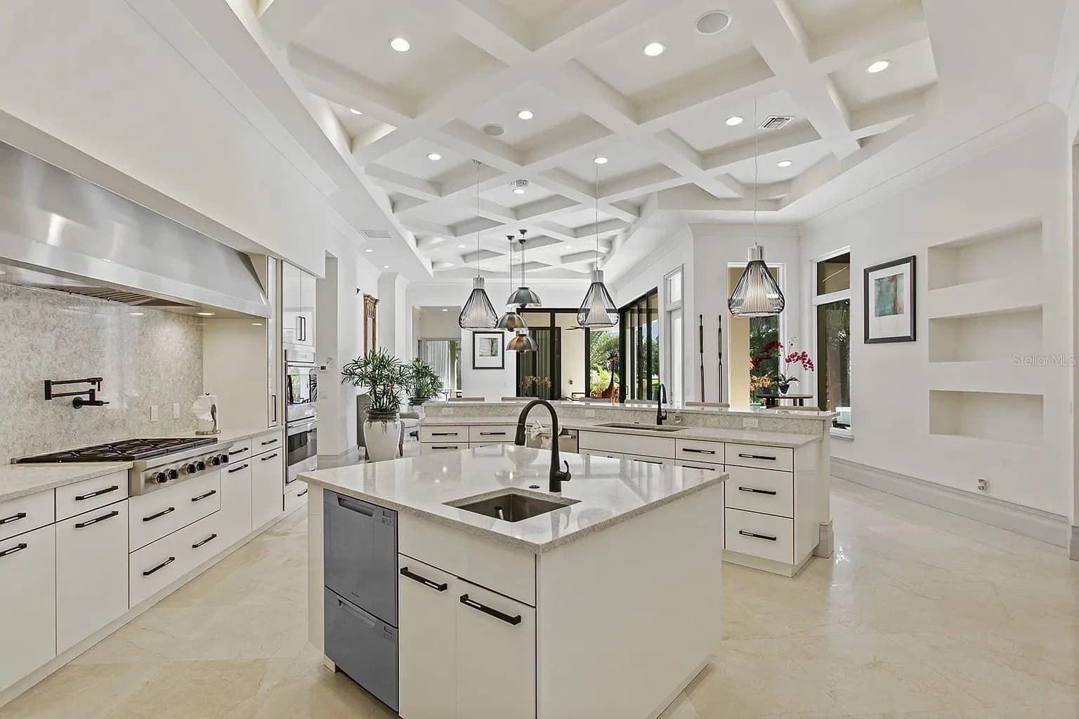 10372 KENSINGTON SHORE Drive, Orlando, FL 32827 3
