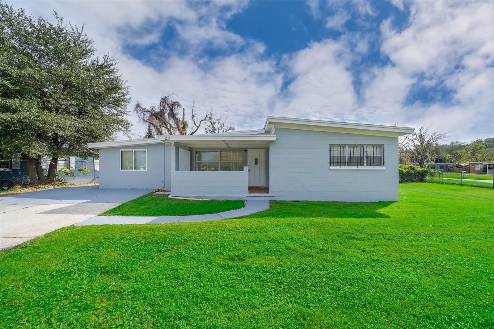 1213 LAWNE, Orlando, FL 32808 2