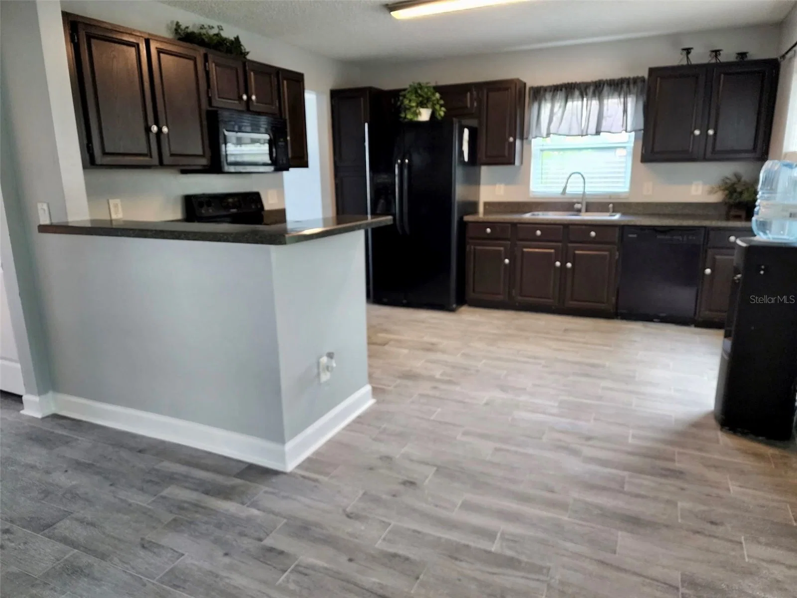 8070 VILLAGE GREEN 2