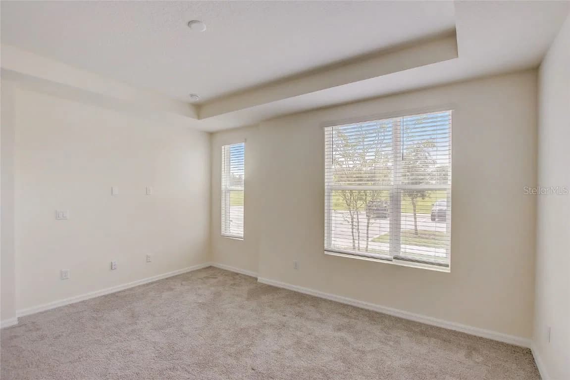 1688 TROPICAL PALMS Circle 5