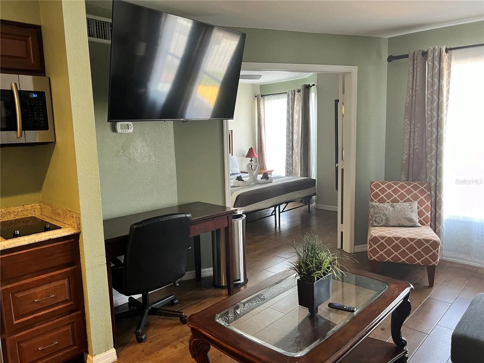3100 PARKWAY Boulevard #611 5