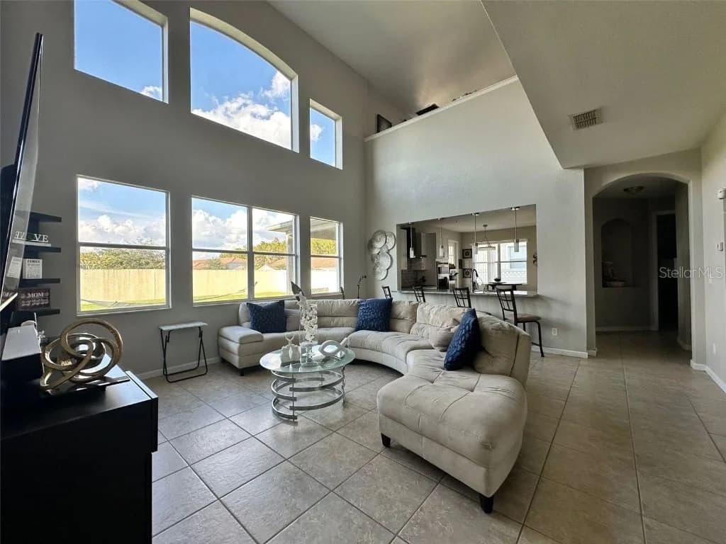 2321 HINSDALE Drive 5