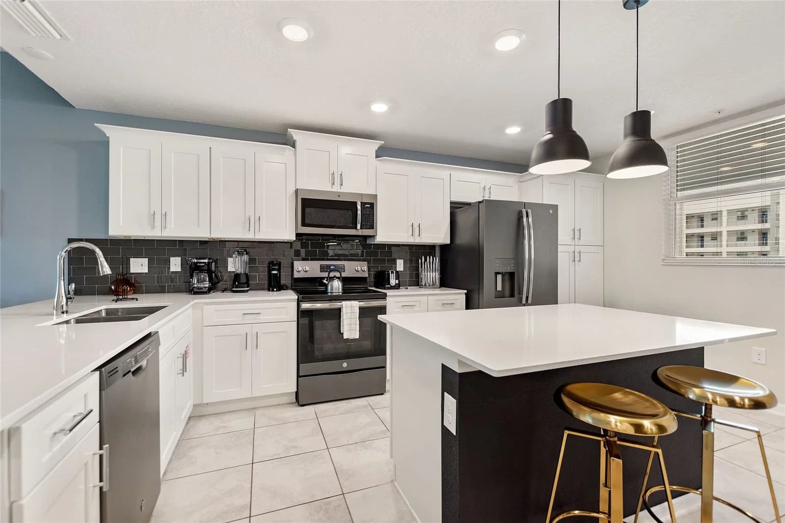 3180 PARADOUX CIRCLE #205 4